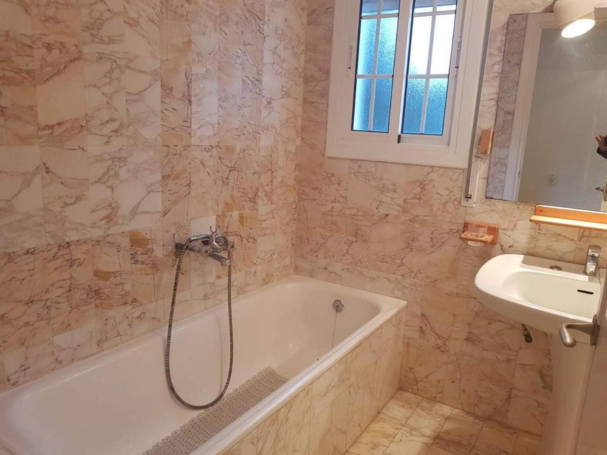 Villa Privada La Pedrereta Салоу Екстериор снимка