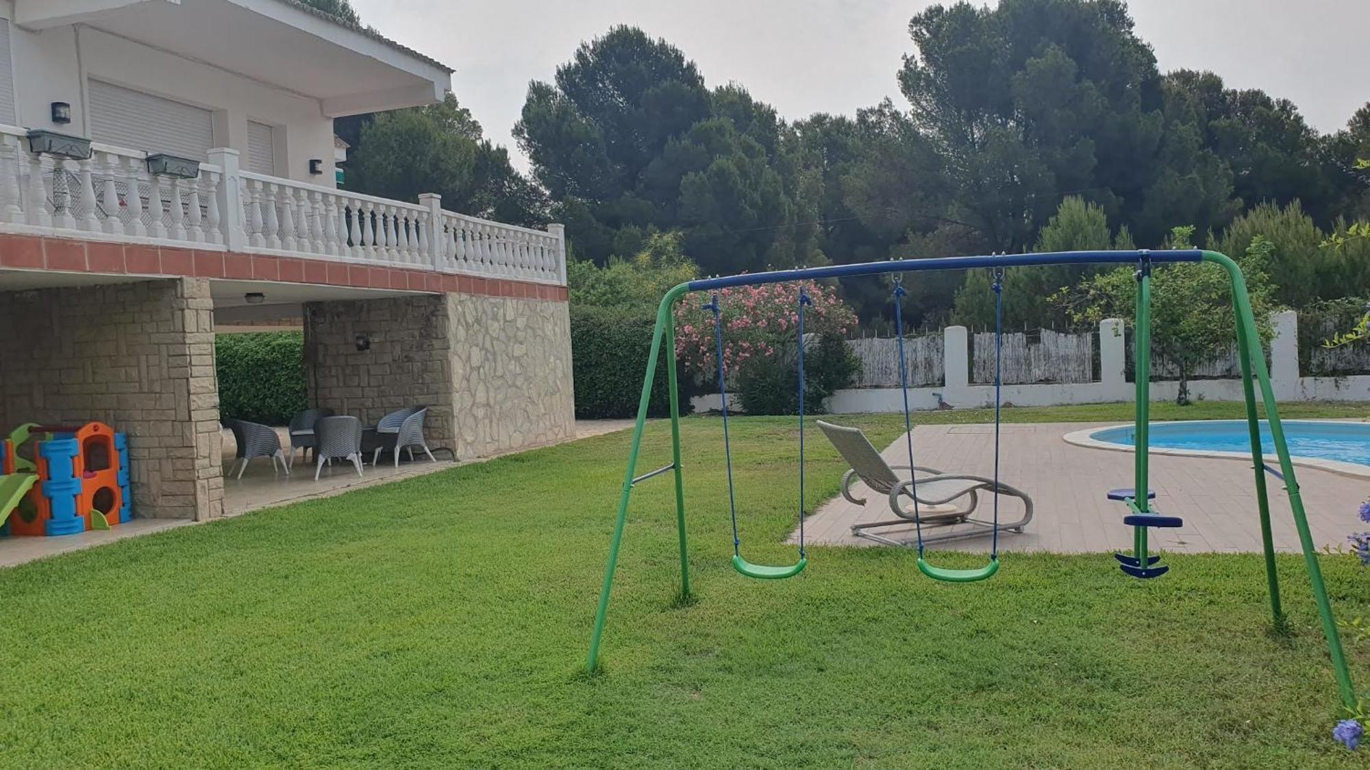 Villa Privada La Pedrereta Салоу Екстериор снимка